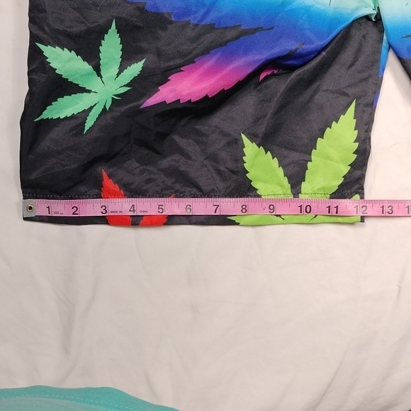 Pot Leaf men's XL swim trunks - Picture 8 of 9